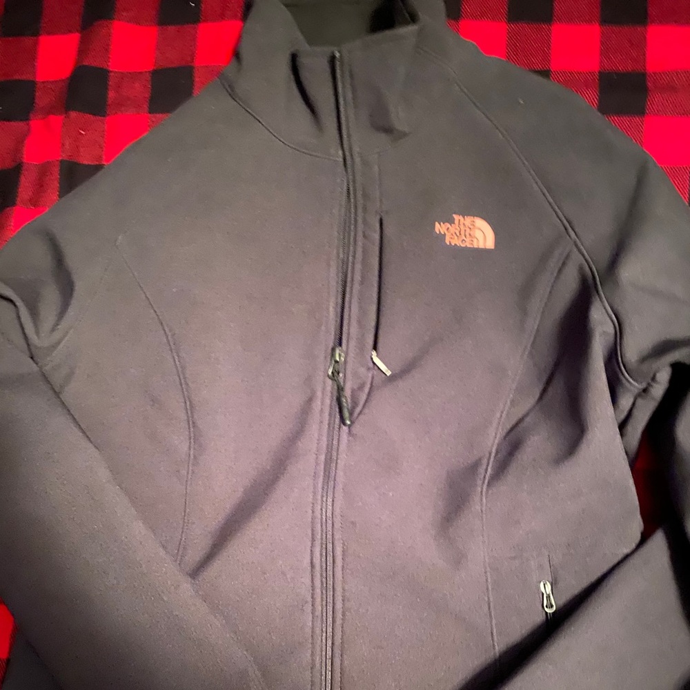 Size large north face wind breaker